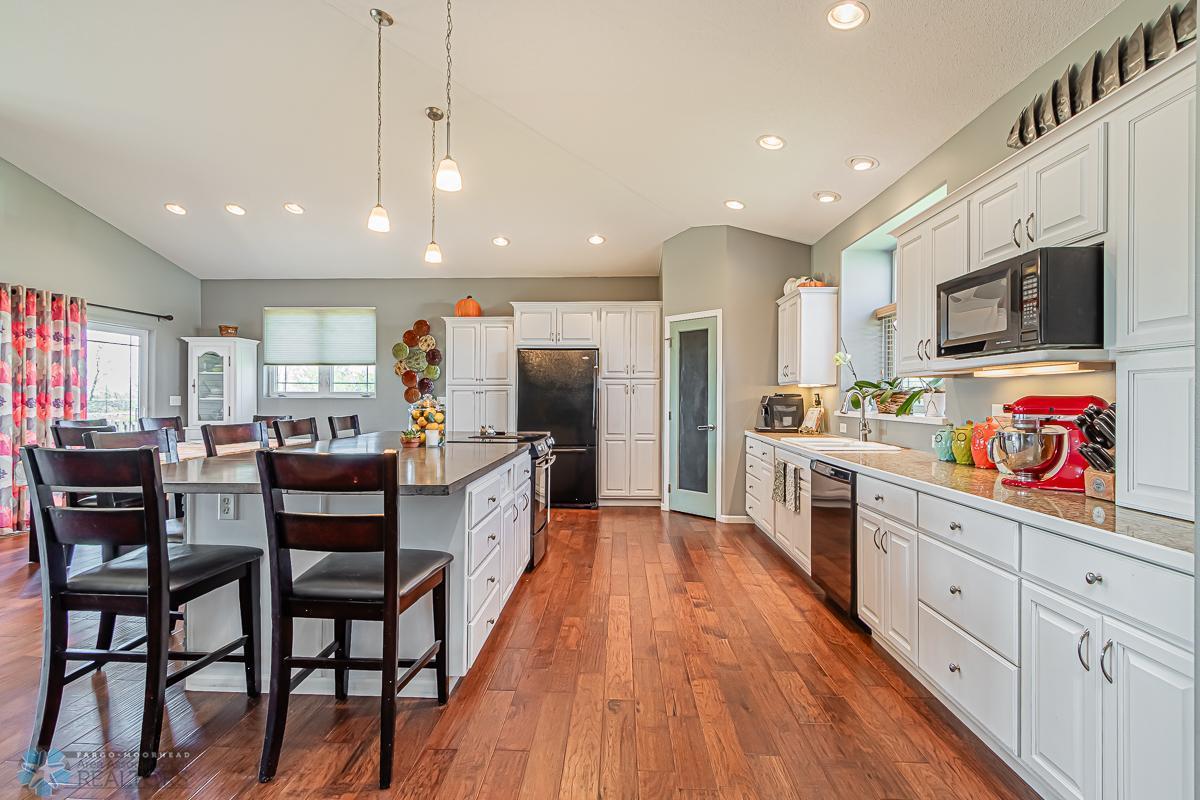 Horace, North Dakota 58047, United States, 4 Bedrooms Bedrooms, ,3 BathroomsBathrooms,Residential,Pending,55005