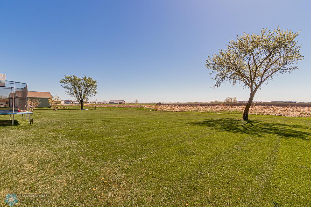 Horace, North Dakota 58047, United States, 4 Bedrooms Bedrooms, ,3 BathroomsBathrooms,Residential,Pending,55005