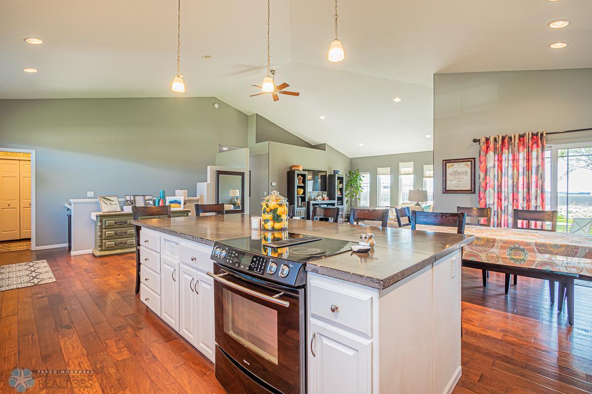 Horace, North Dakota 58047, United States, 4 Bedrooms Bedrooms, ,3 BathroomsBathrooms,Residential,Pending,55005