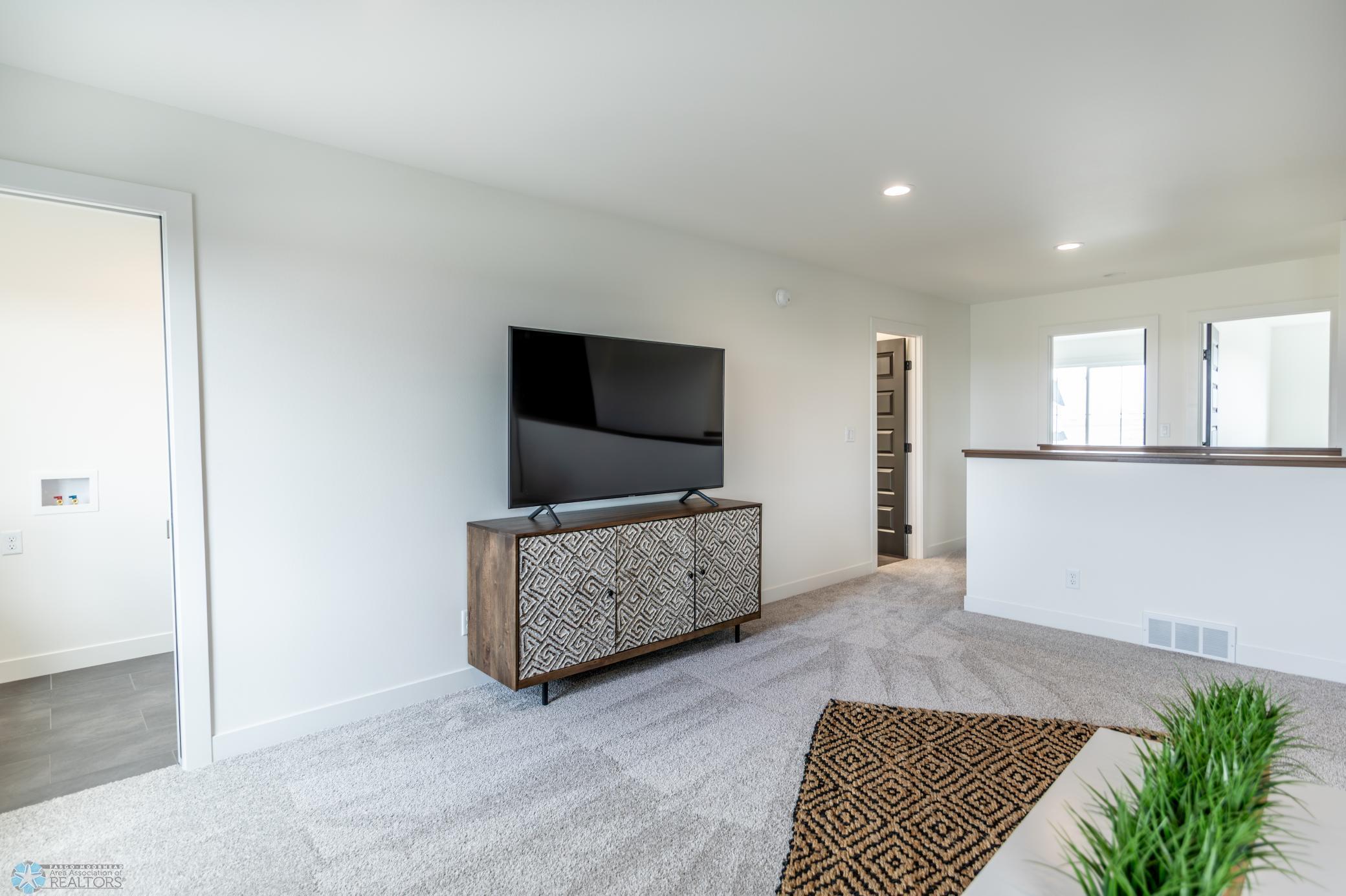 Horace, North Dakota 58047, United States, 3 Bedrooms Bedrooms, ,2 BathroomsBathrooms,Residential,Active,98010