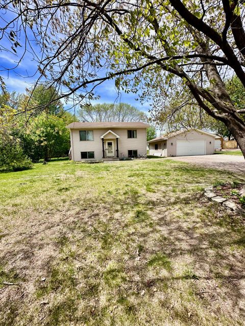 Homes For Sale - 1455 Adams Street<br/> Cambridge, MN 55008