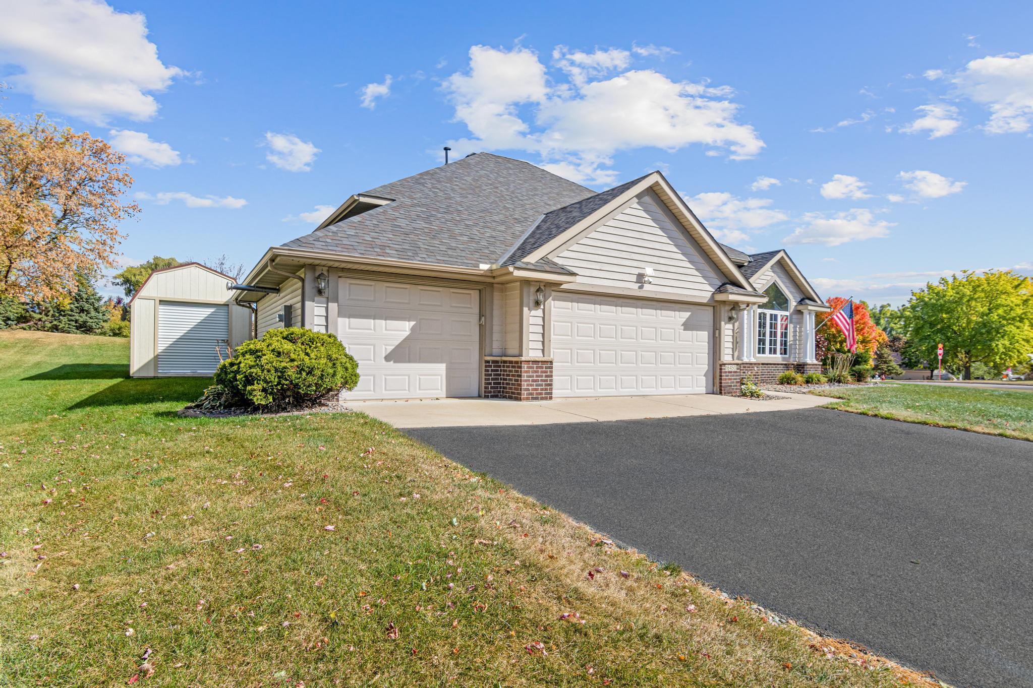 16450 Griffon Lane, Lakeville, Minnesota image 2