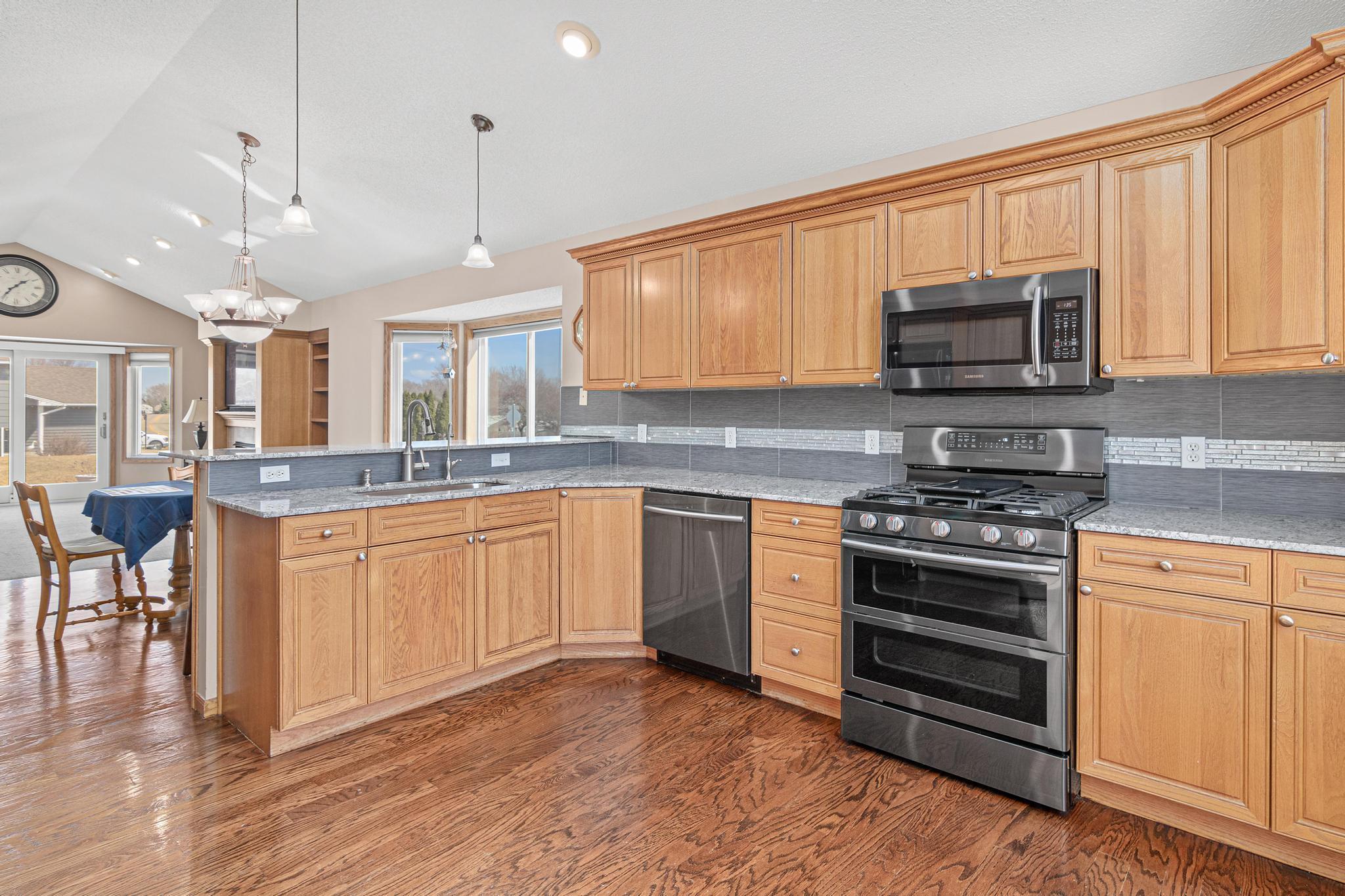16450 Griffon Lane, Lakeville, Minnesota image 6