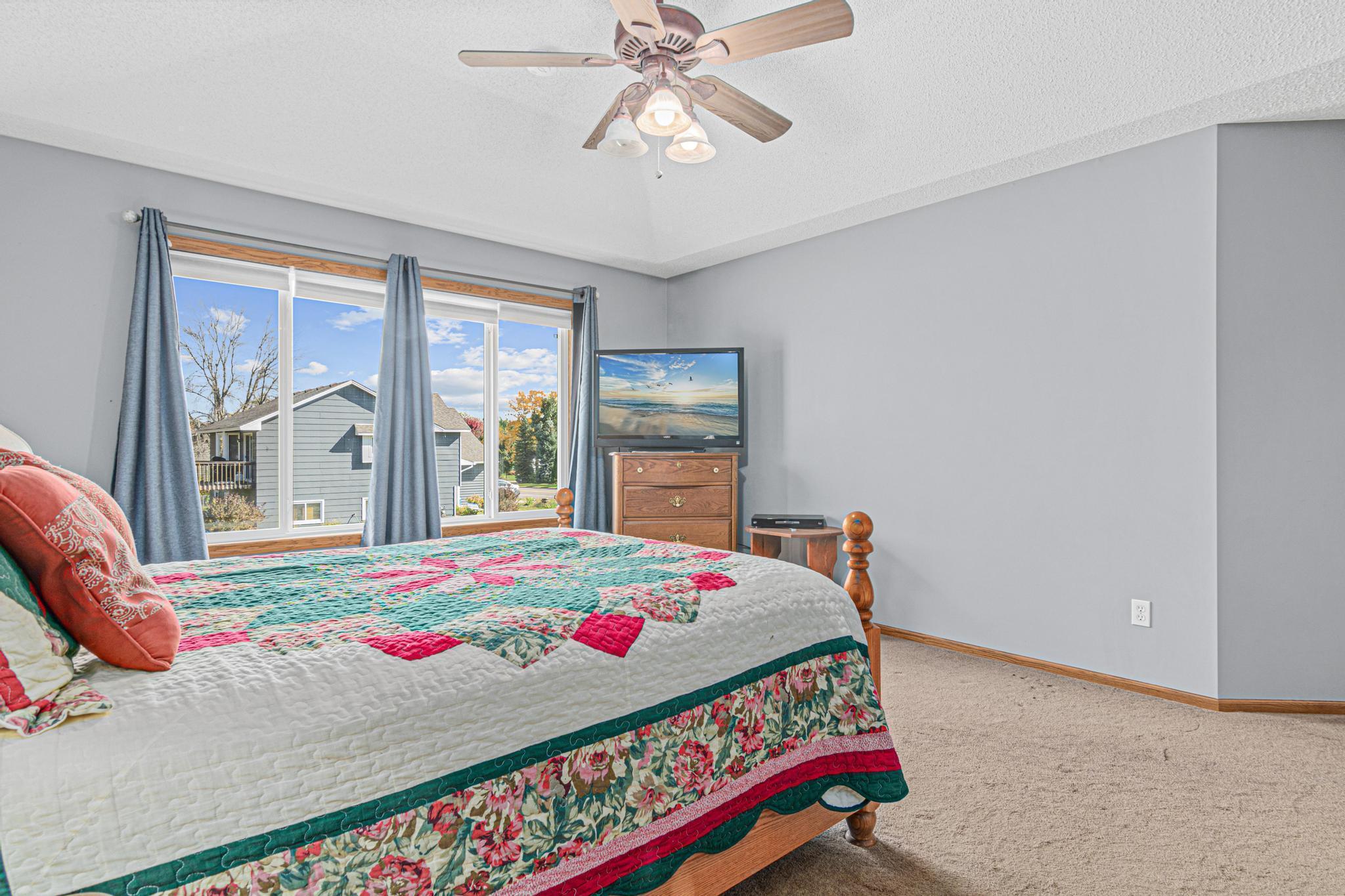 16450 Griffon Lane, Lakeville, Minnesota image 12