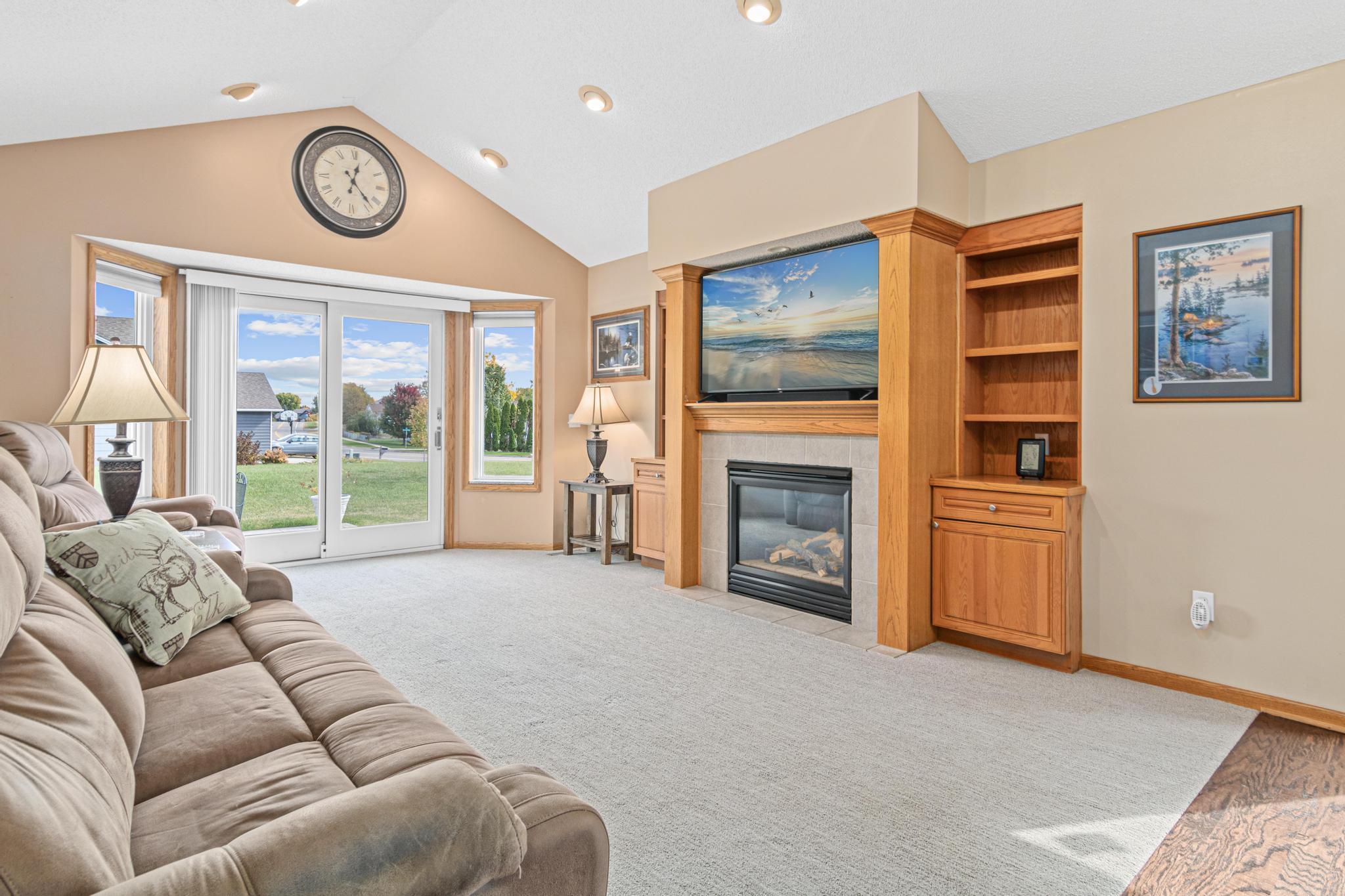 16450 Griffon Lane, Lakeville, Minnesota image 10