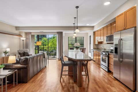Condo For Sale - 317 Groveland Avenue<br/> Minneapolis, MN 55403