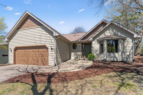 Homes For Sale - 1407 Rebecca Lane<br/> Dakota County, Saint Paul, MN 55122