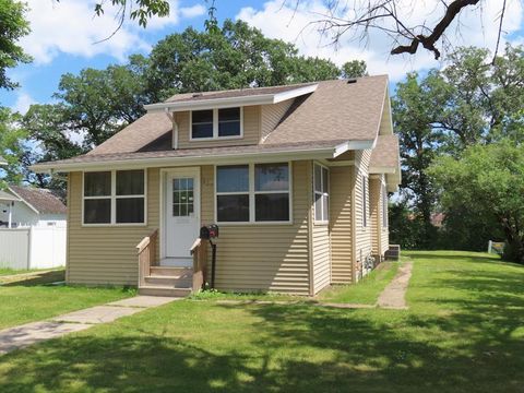 Homes For Sale - 320 Red Lake Boulevard<br/> Pennington County, Thief River Falls, MN 56701