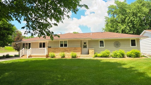 Homes For Sale - 690 7th Avenue<br/> Granite Falls, MN 56241