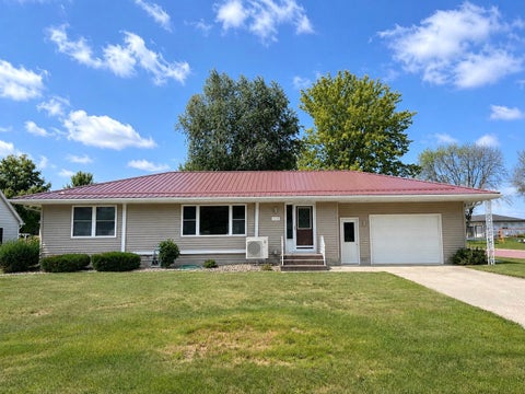 Homes For Sale - 404 S Paffrath Avenue<br/> Brown County, Springfield, MN 56087