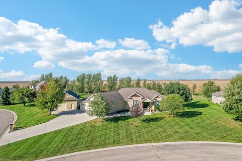Homes For Sale - 7013 Maple Lane<br/> Horace, ND 58047