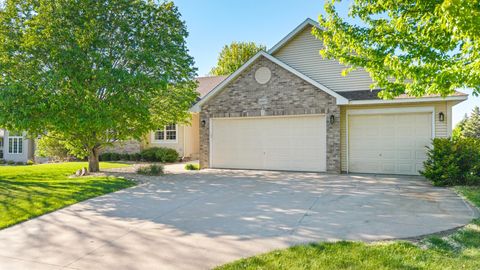 Homes For Sale - 20607 Jupiter Path<br/> Dakota County, Lakeville, MN 55044
