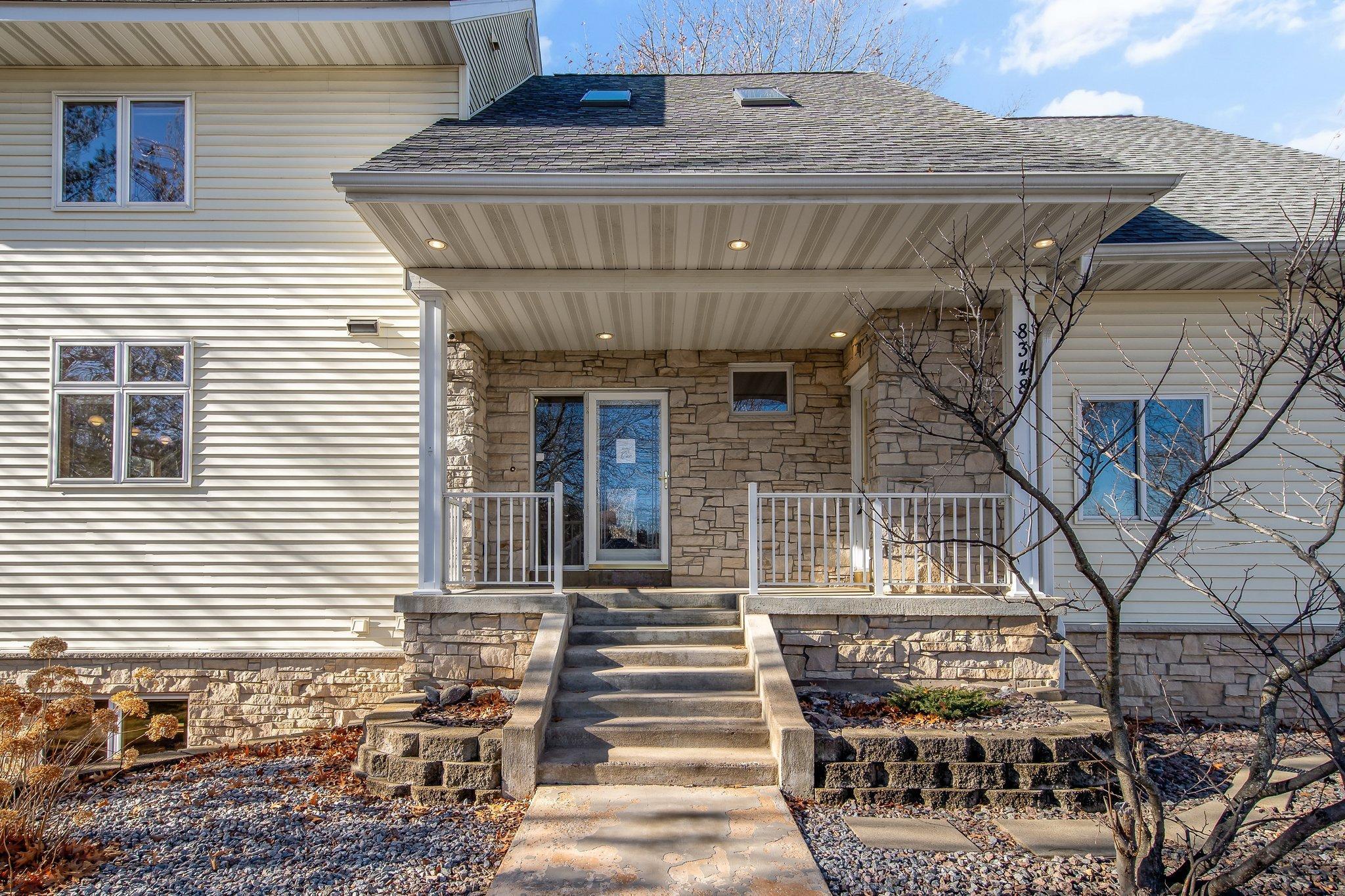 8348 Stone Creek Drive, Chanhassen, Minnesota image 2