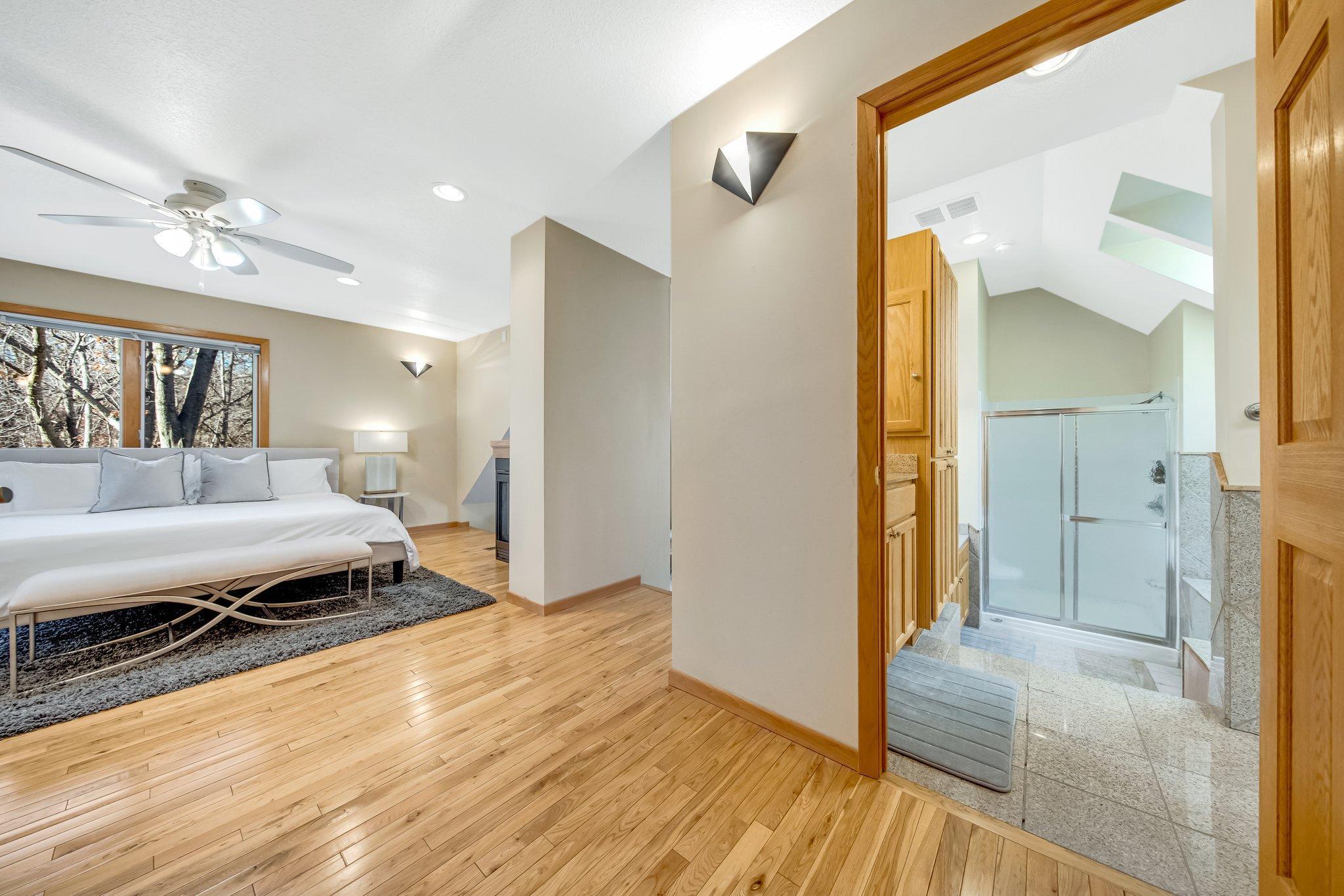 8348 Stone Creek Drive, Chanhassen, Minnesota image 26