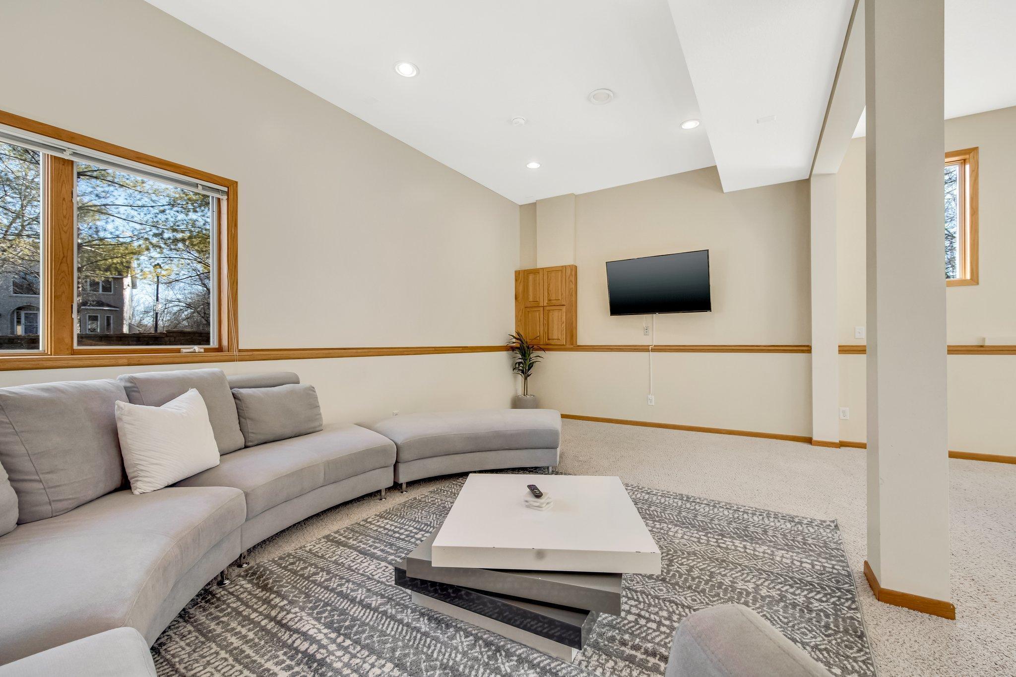 8348 Stone Creek Drive, Chanhassen, Minnesota image 48