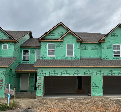 Townhouse For Sale - 225 Huntington Drive<br/> Carver County, Waconia, MN 55387