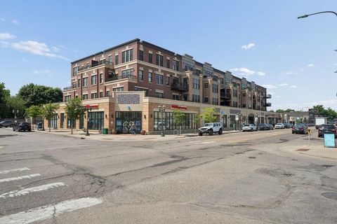 Condo For Sale - 1060 Grand Avenue<br/> Saint Paul, MN 55105