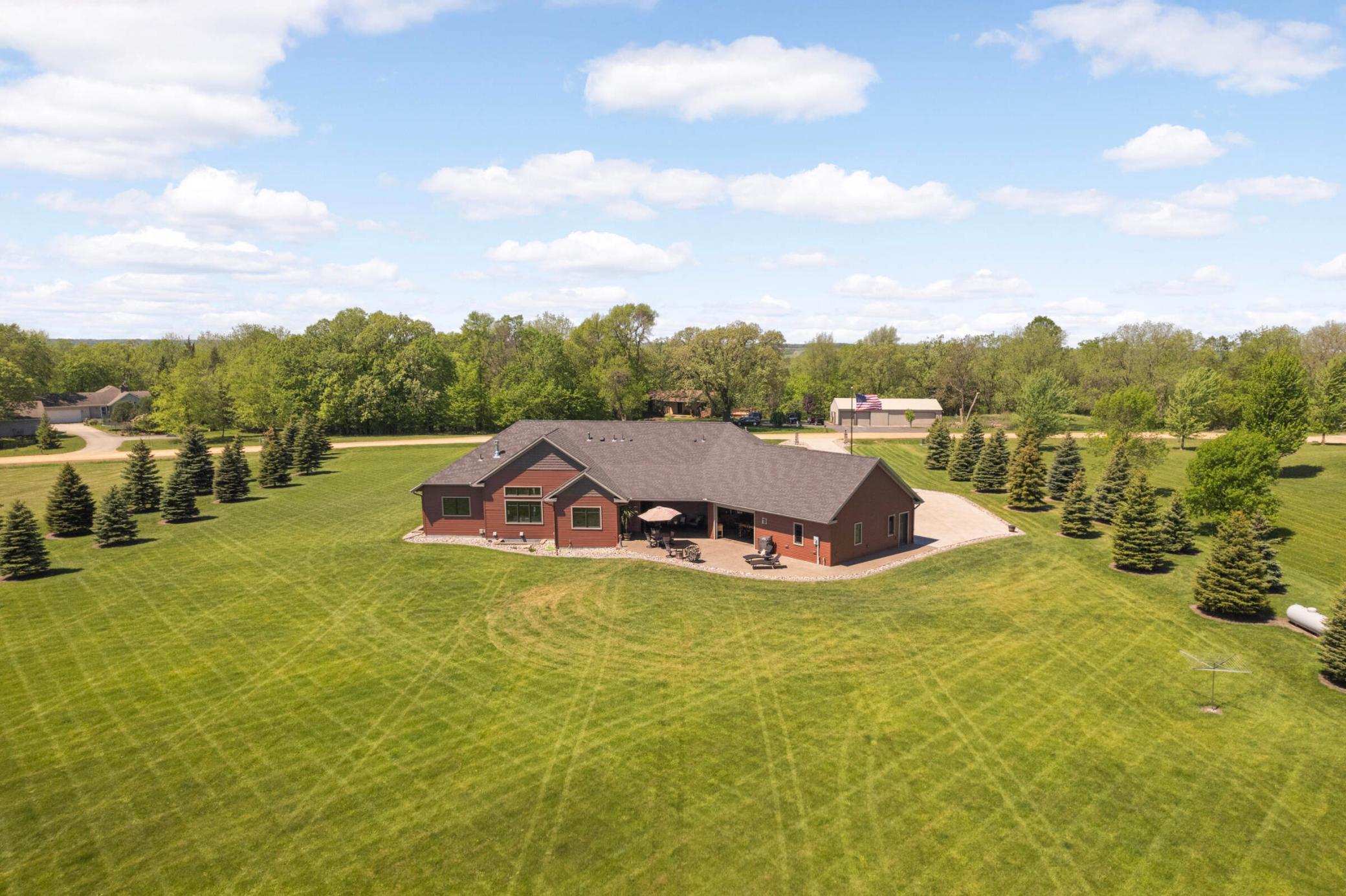 141 Woods Drive, Le Sueur, Minnesota image 2