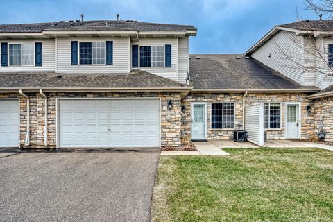 Townhouse For Sale - 17083 Eagleview Way<br/> Dakota County, Farmington, MN 55024
