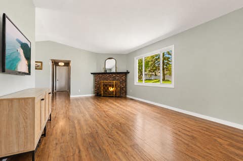 Townhouse For Sale - 7440 Landau Curve<br/> Bloomington, MN 55438