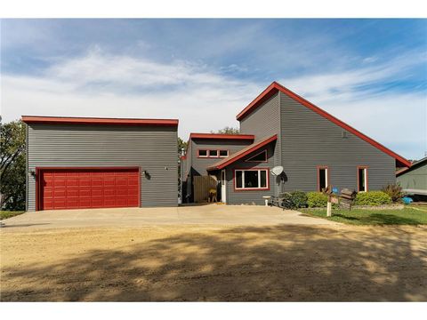 Homes For Sale - 56381 400th Avenue<br/> Zumbro Falls, MN 55991