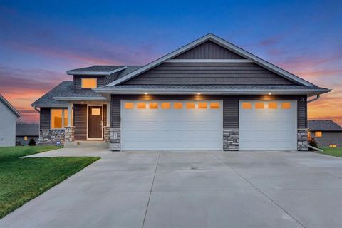 Homes For Sale - 310 Falcon Run<br/> Eagle Lake, MN 56024