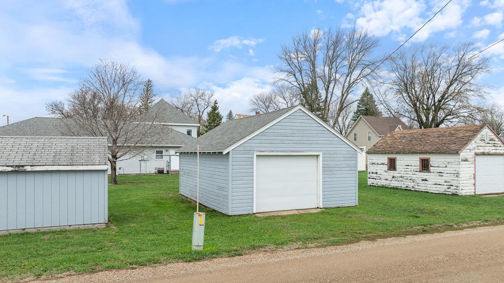 113 N Brook Avenue, Porter, Minnesota image 8