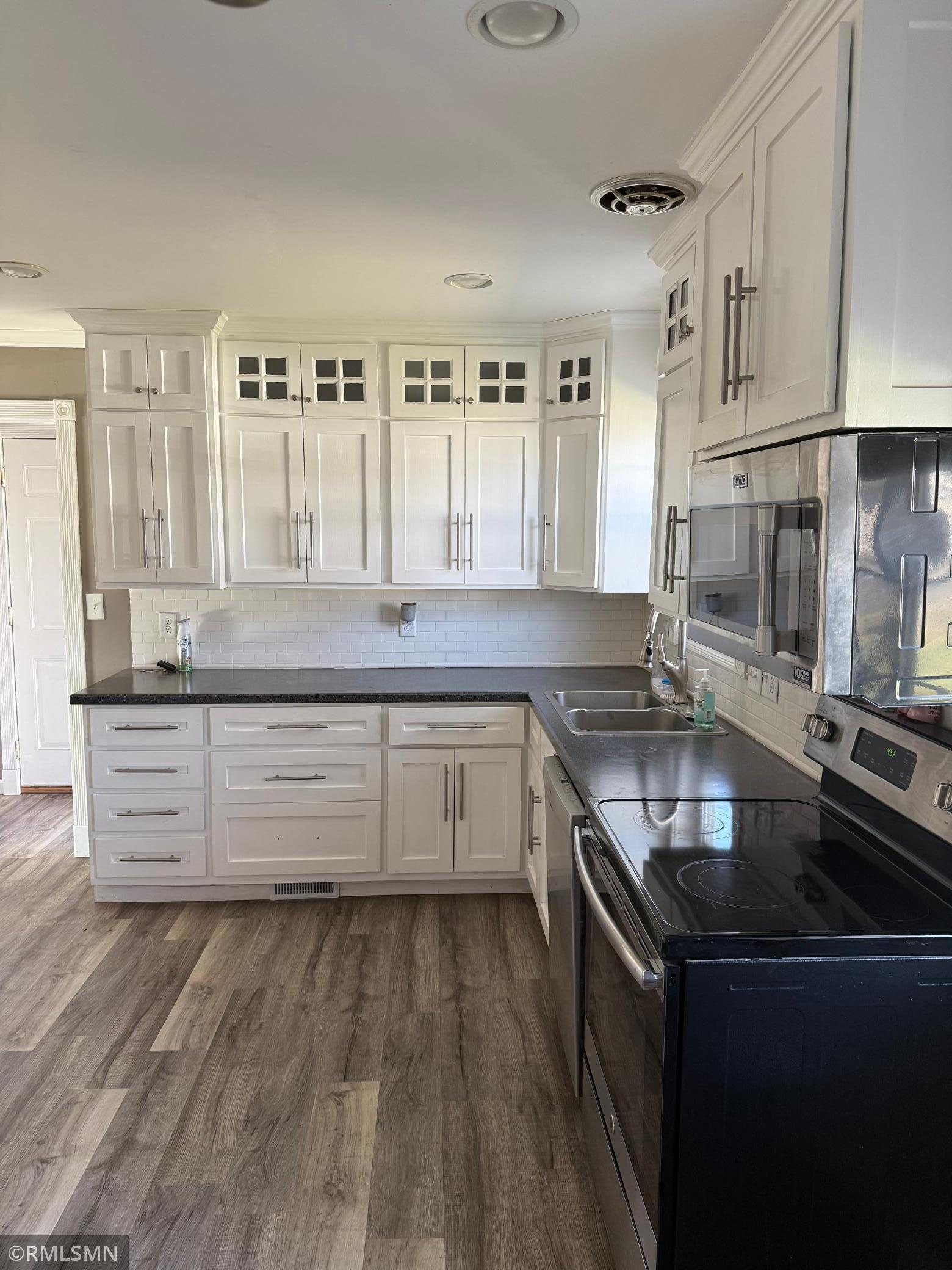 540 S 9th Street, Bird Island, Minnesota image 2