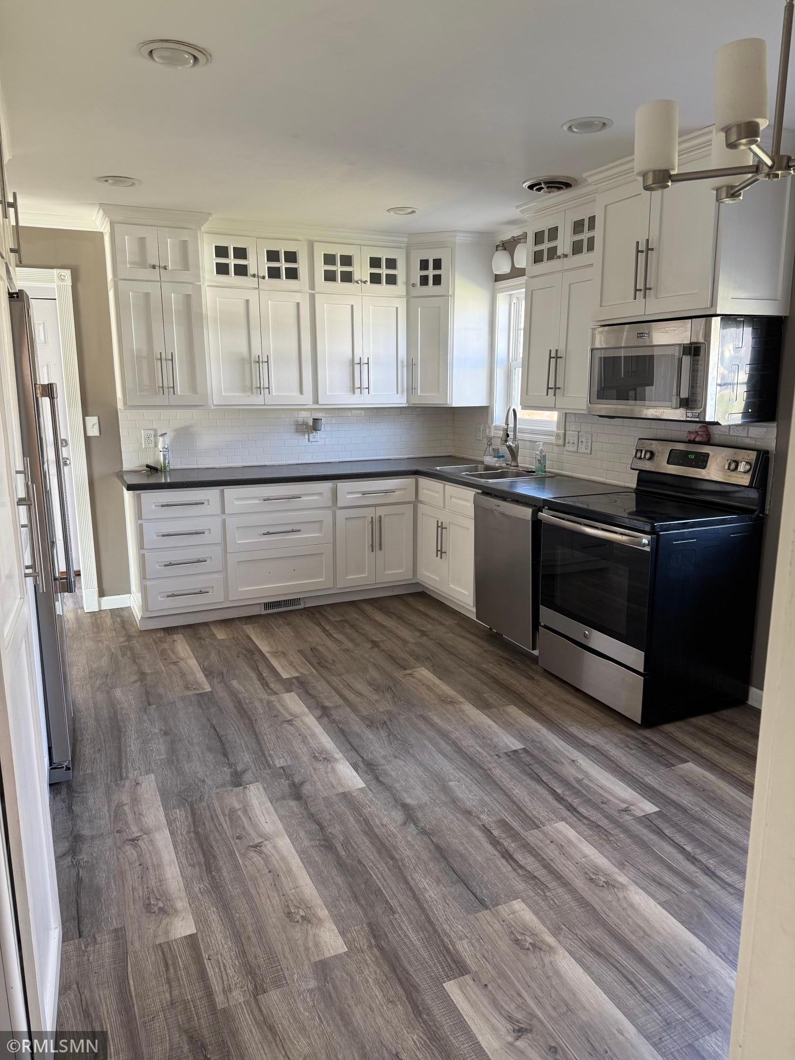 540 S 9th Street, Bird Island, Minnesota image 3