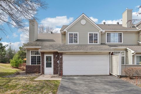 Townhouse For Sale - 8857 Branson Drive<br/> Inver Grove Heights, MN 55076