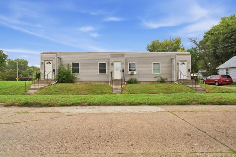 Multifamily For Sale - 407 E 6th Street<br/> Fairmont, MN 56031