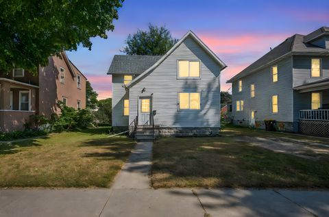 Homes For Sale - 227 S Elm Street<br/> Fairmont, MN 56031