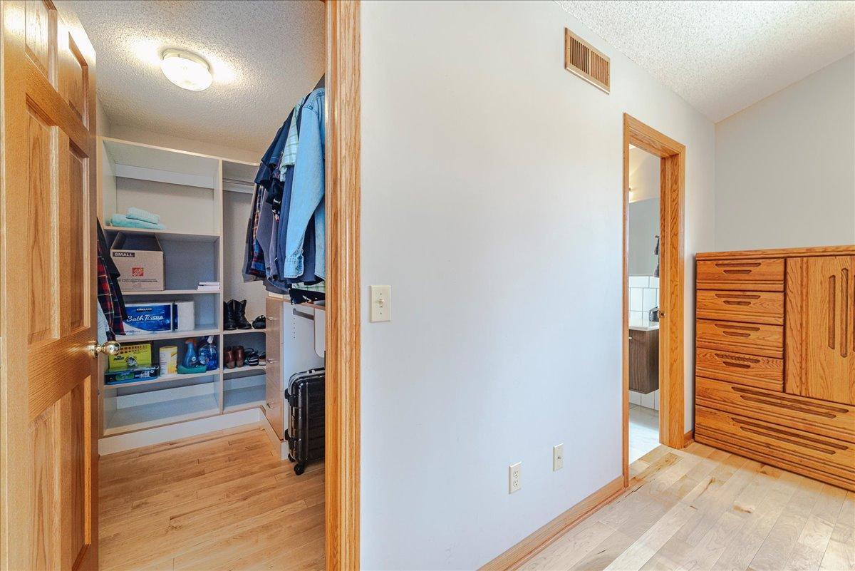 1084 Stein Drive, Waconia, Minnesota image 25