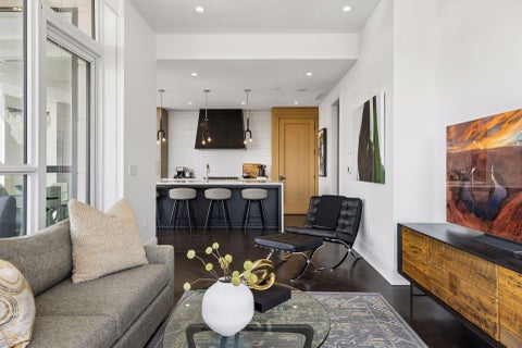 Condo For Sale - 1111 W River Parkway<br/> Minneapolis, MN 55415