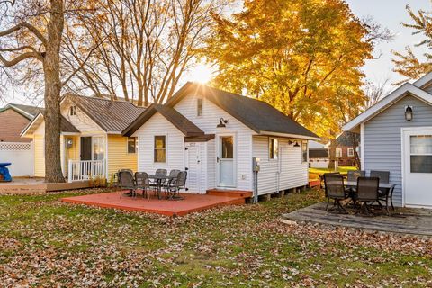 Homes For Sale - 1727 E Lake Street<br/> Osakis, MN 56360