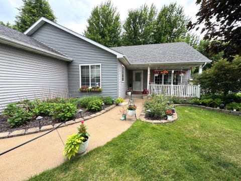Homes For Sale - 821 Lancer Drive<br/> Owatonna, MN 55060