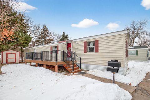 Homes For Sale - 1091 E Cessna Drive<br/> New Brighton, MN 55112