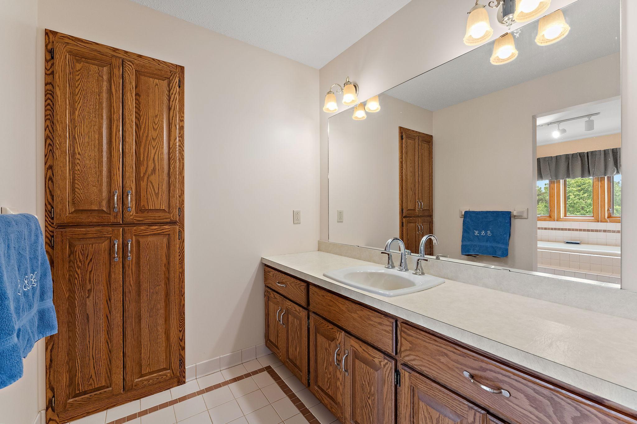 2501 W 112th Street, Minneapolis, Minnesota image 25