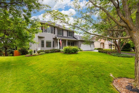 Homes For Sale - 1119 Bluff Pass<br/> Chaska, MN 55318