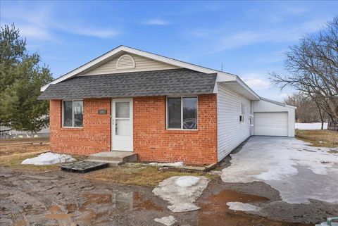 Homes For Sale - 103 Us Highway 63<br/> Clayton, WI 54004