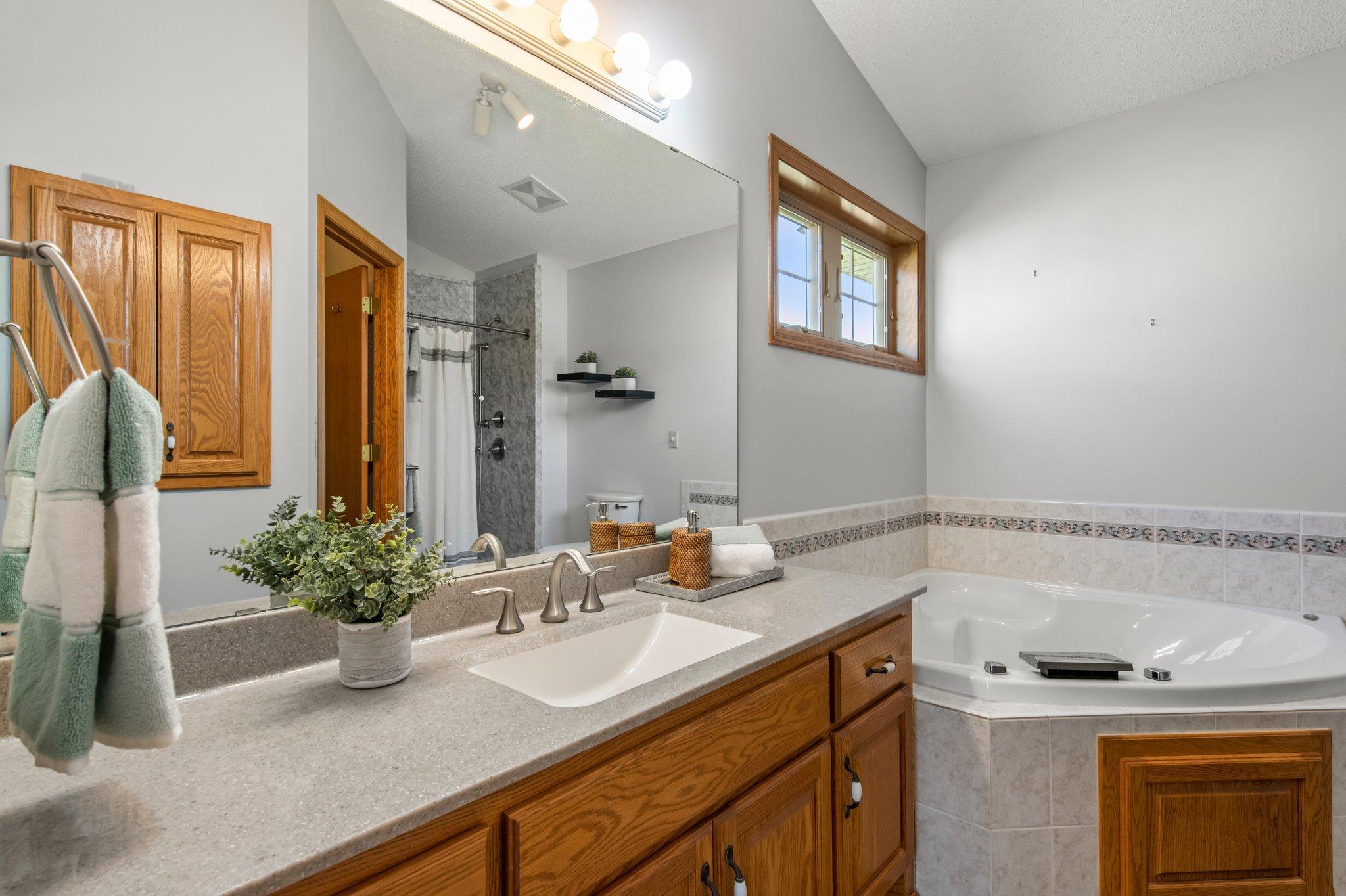 3725 Impatiens Lane, Brooklyn Park, Minnesota image 30