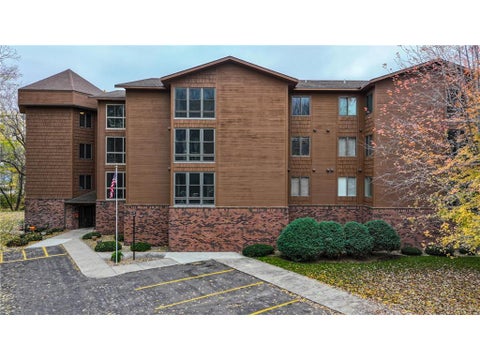 Condo For Sale - 415 S 4th Street<br/> Lyon County, Marshall, MN 56258