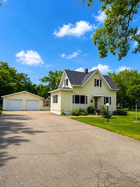 Homes For Sale - 627 S Litchfield Avenue<br/> Meeker County, Litchfield, MN 55355