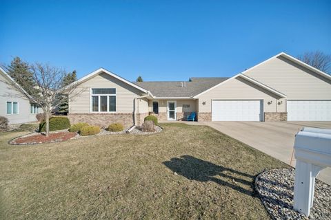 Townhouse For Sale - 152 Shamrock Drive<br/> Blue Earth County, Mankato, MN 56001