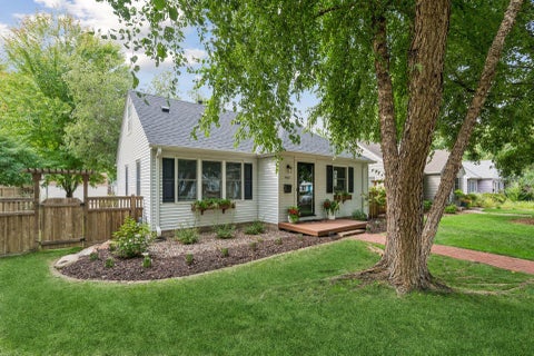 Homes For Sale - 5512 James Avenue<br/> Minneapolis, MN 55419