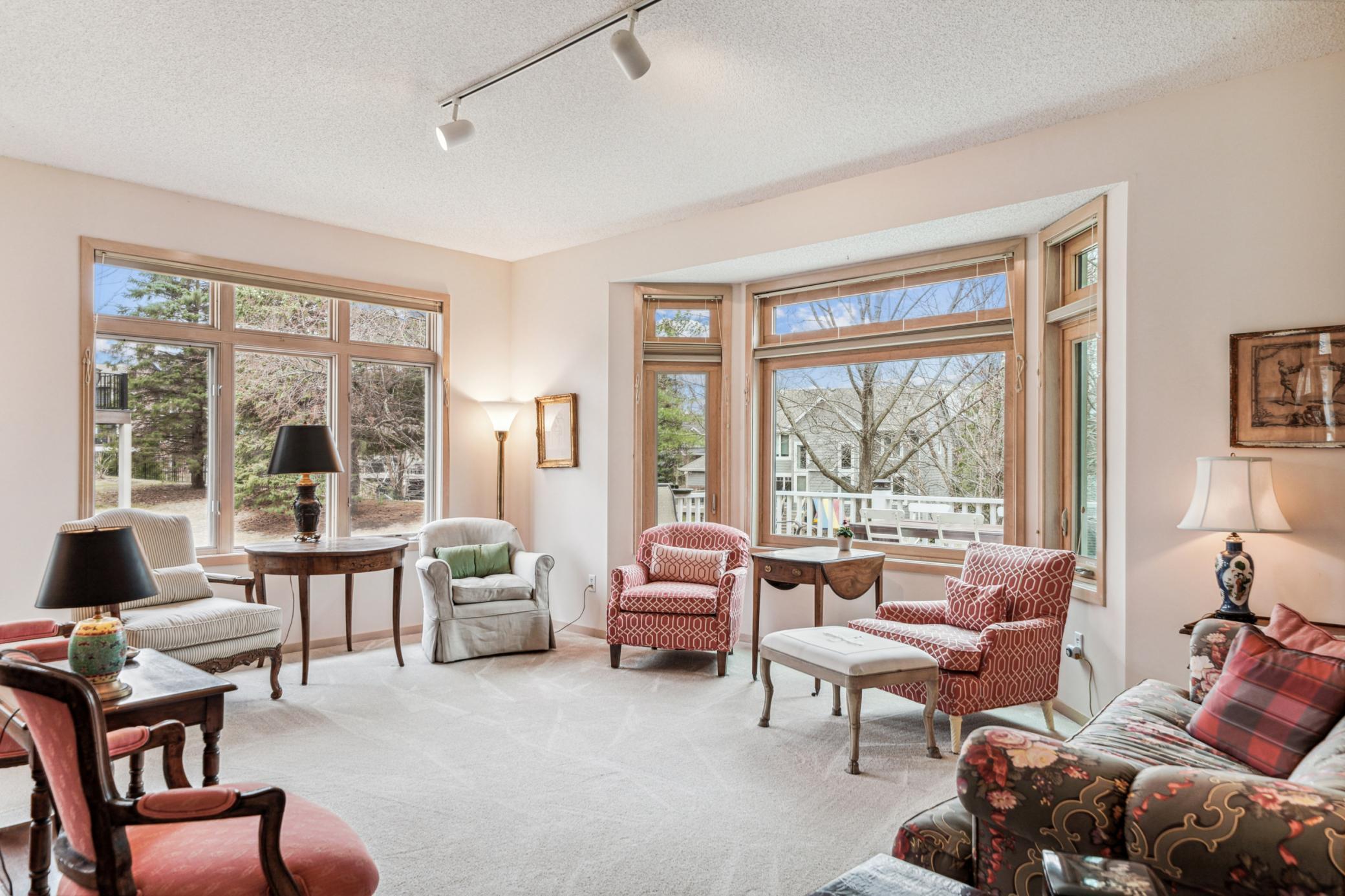 8924 Hilloway Road, Eden Prairie, Minnesota image 3
