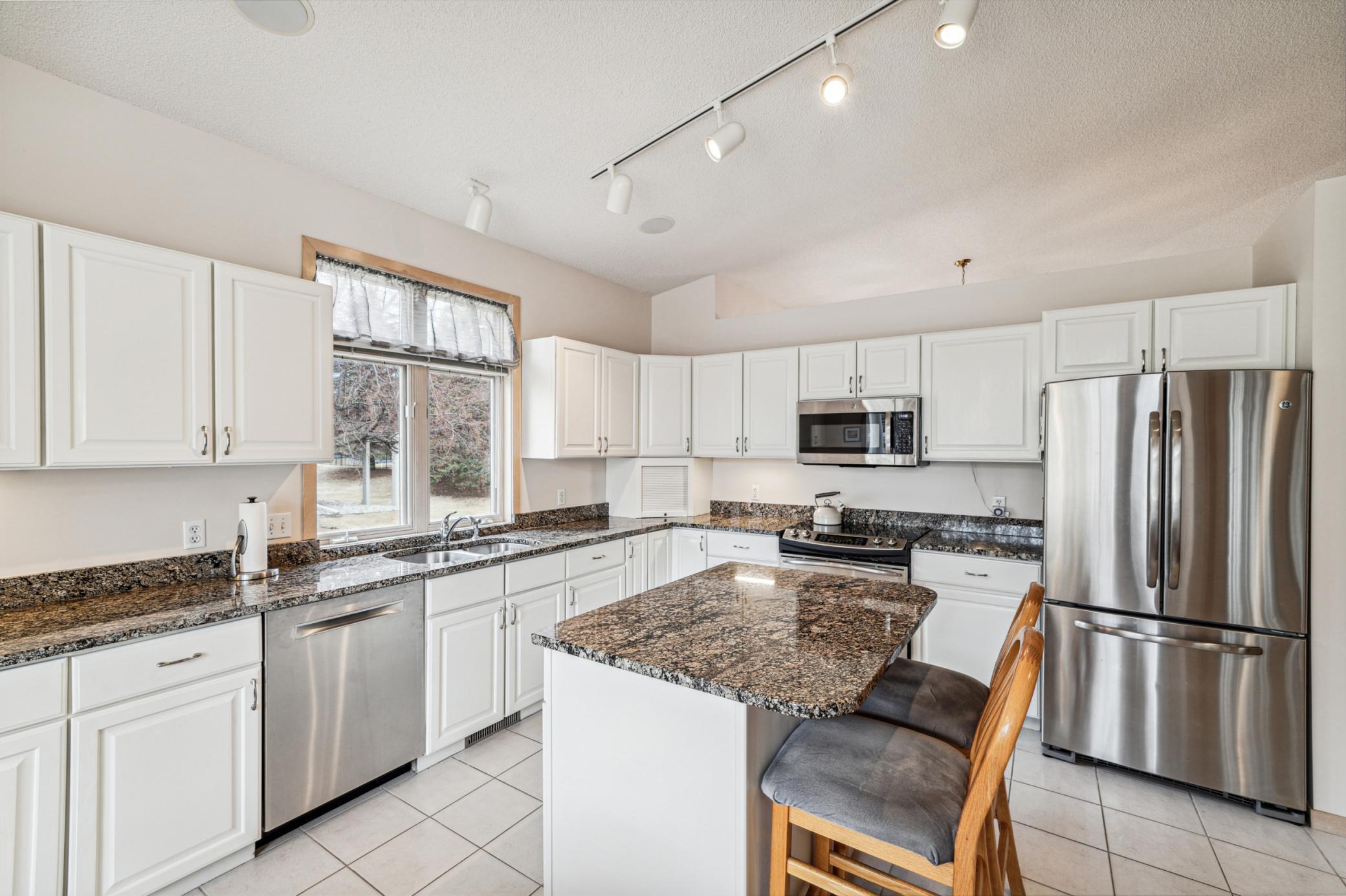 8924 Hilloway Road, Eden Prairie, Minnesota image 8
