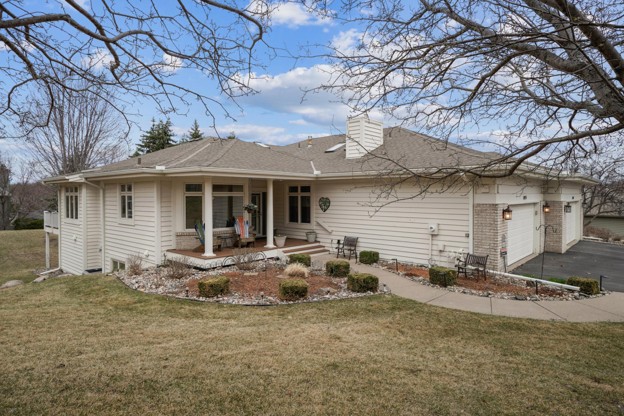 8924 Hilloway Road, Eden Prairie, Minnesota image 1