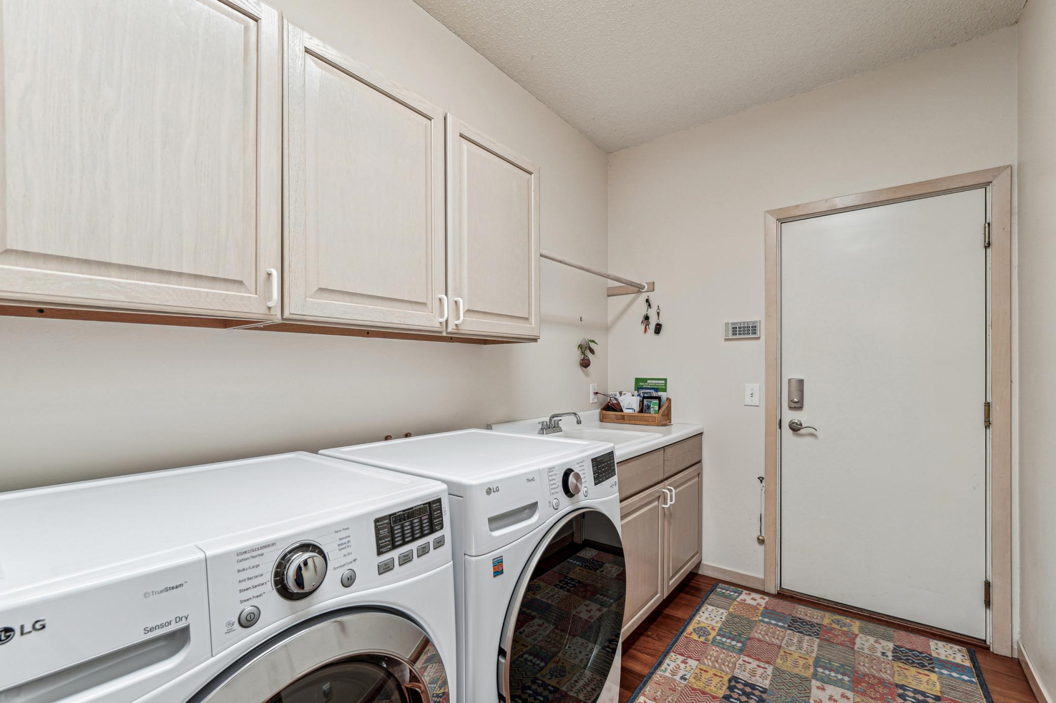 8924 Hilloway Road, Eden Prairie, Minnesota image 11