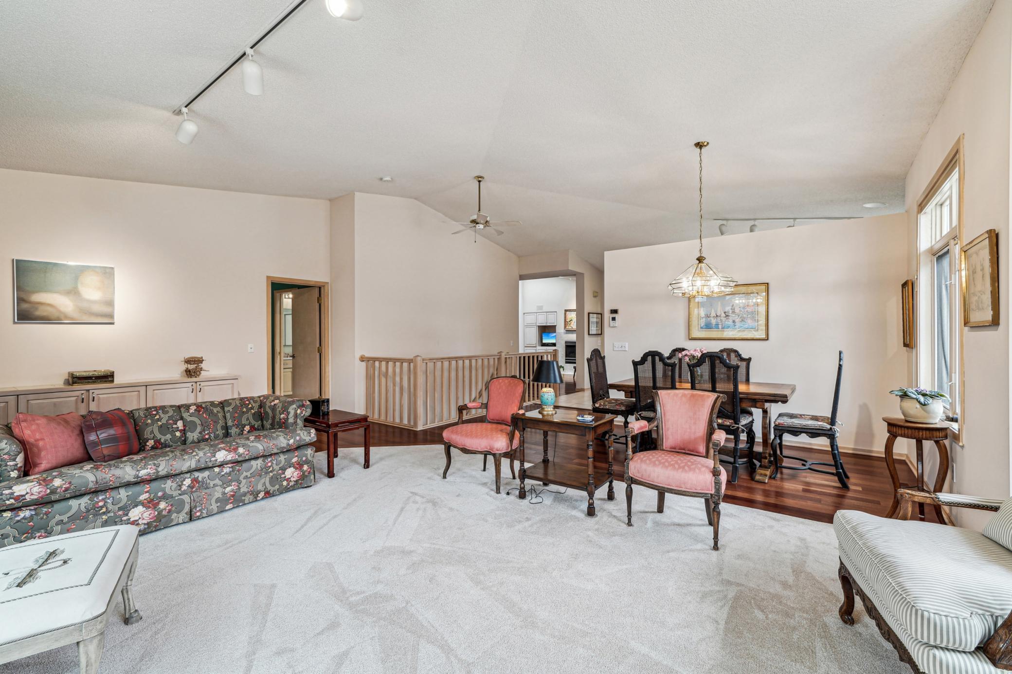 8924 Hilloway Road, Eden Prairie, Minnesota image 4